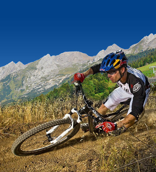 Passion Glisse spécialiste de la location de VTT de montagne à la Clusaz Vente de matériel de fin de saison vélo ski